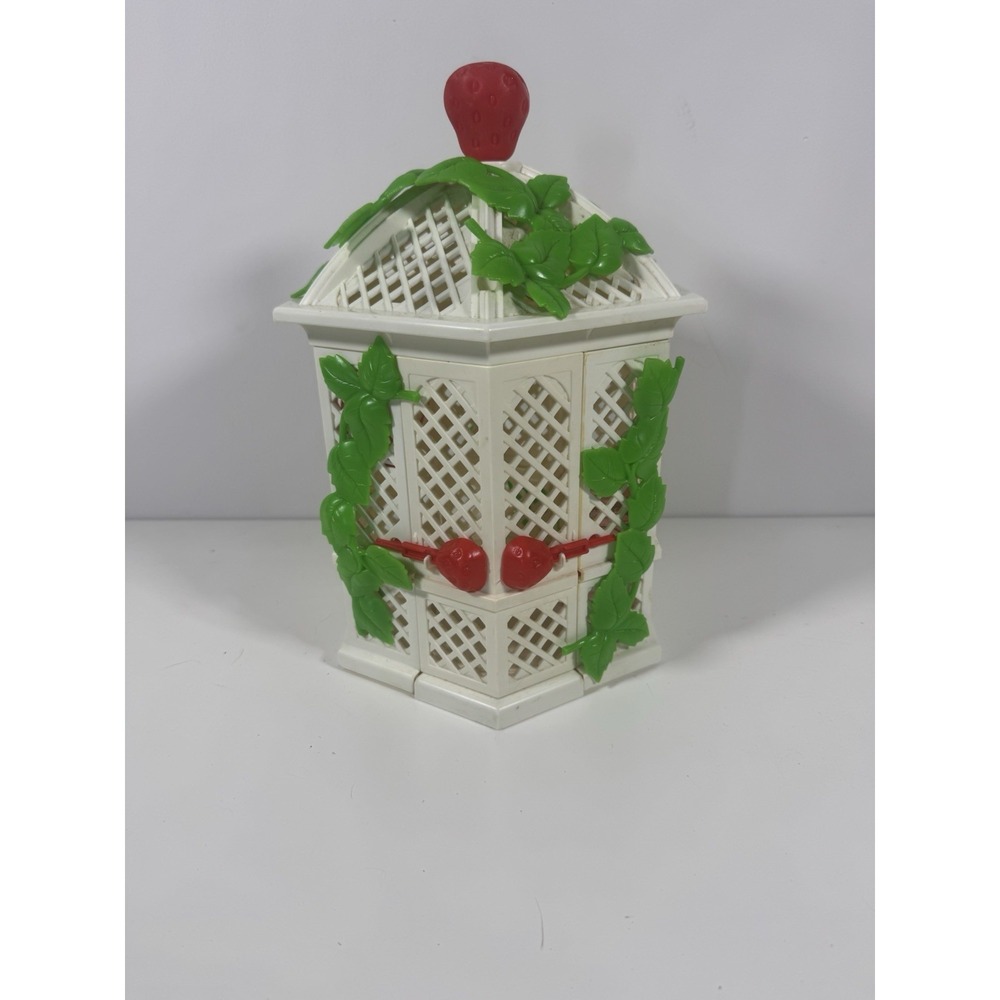 Vintage Strawberry Shortcake Garden Gazebo American Greetings 1981 Toy
